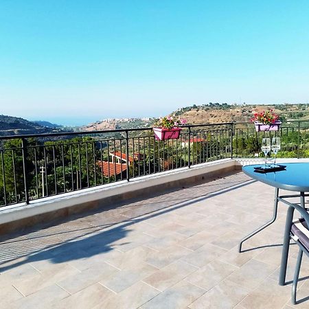 Granatelli Holiday Home Altavilla Milicia Luaran gambar