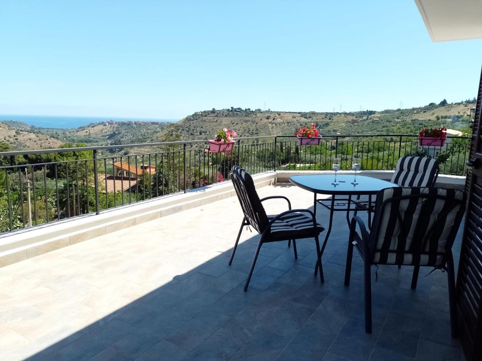 Granatelli Holiday Home Altavilla Milicia Luaran gambar