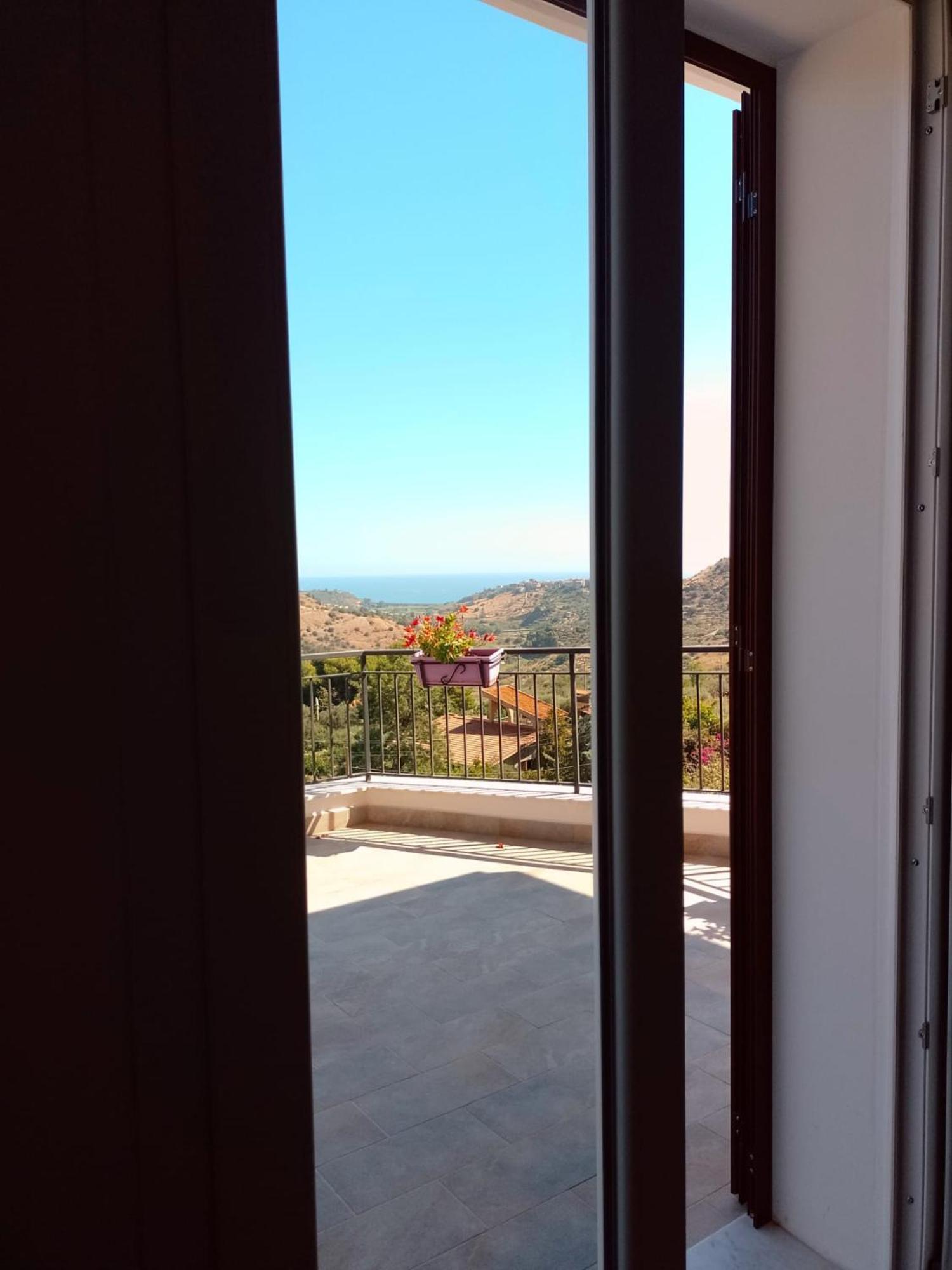 Granatelli Holiday Home Altavilla Milicia Luaran gambar