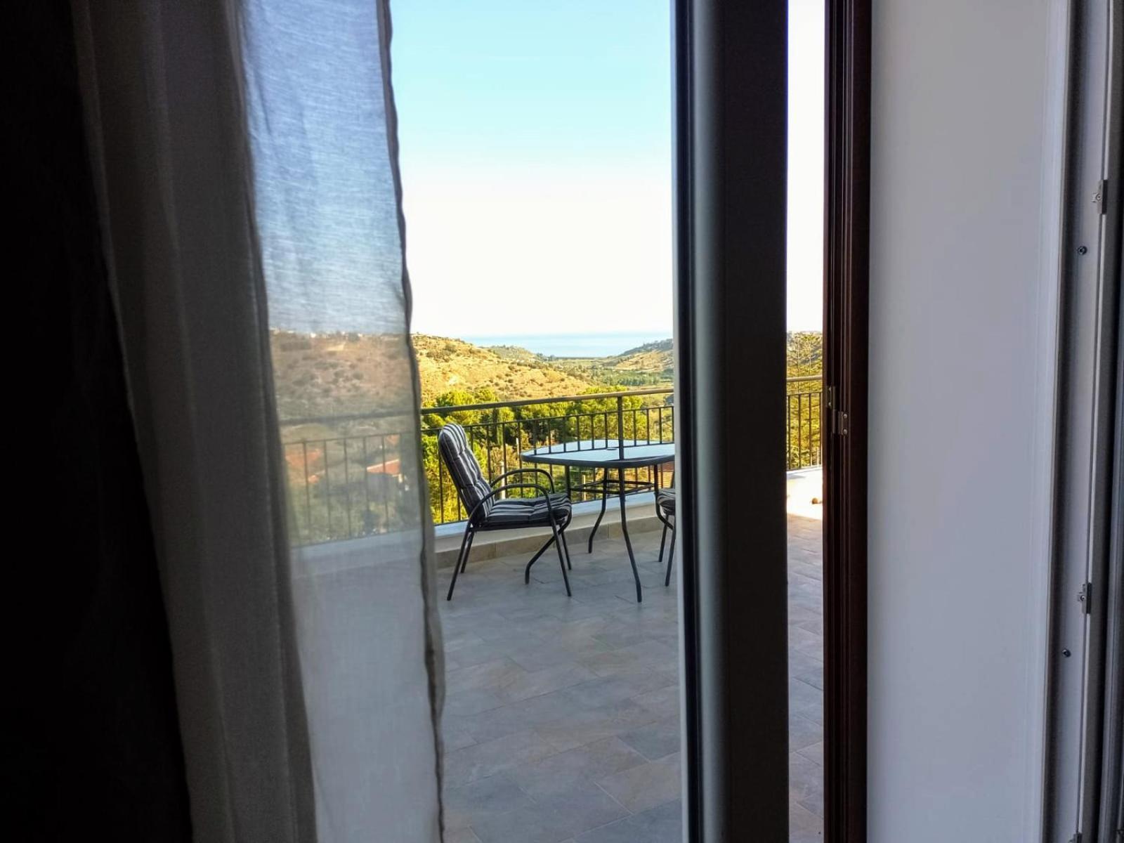 Granatelli Holiday Home Altavilla Milicia Luaran gambar