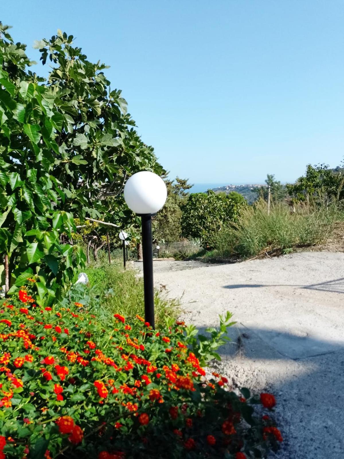 Granatelli Holiday Home Altavilla Milicia Luaran gambar